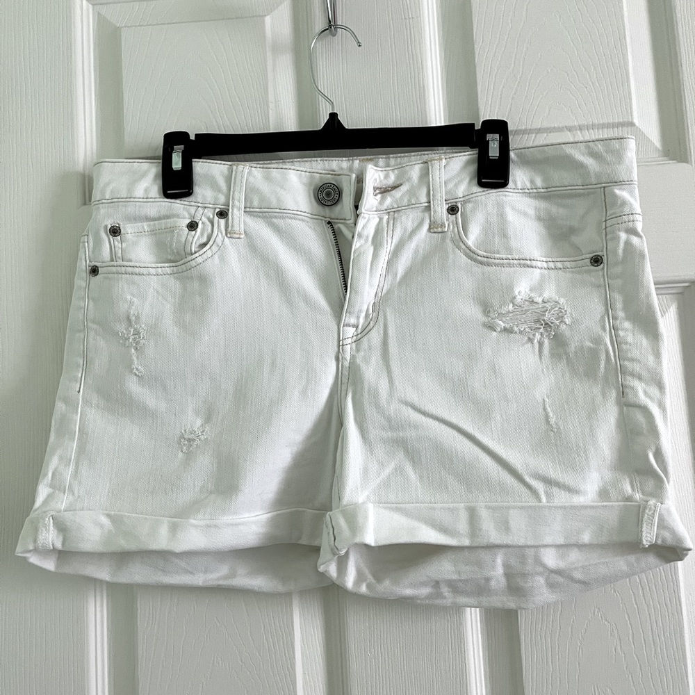 White American eagle shorts